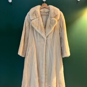 VINTAGE CREAM MINK COAT